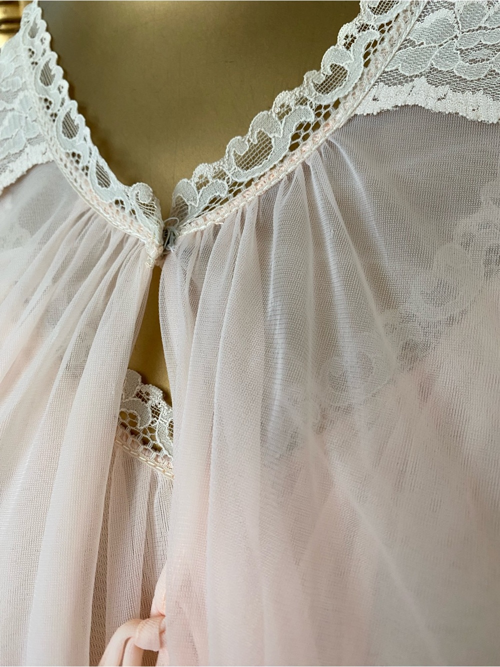 Intime California Vintage Nightgown and Robe - Picture 3 of 11